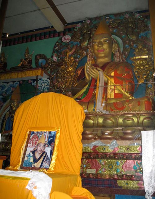 Lama Tsongkhapa with Kyabje Trijang Rinpoche's throne